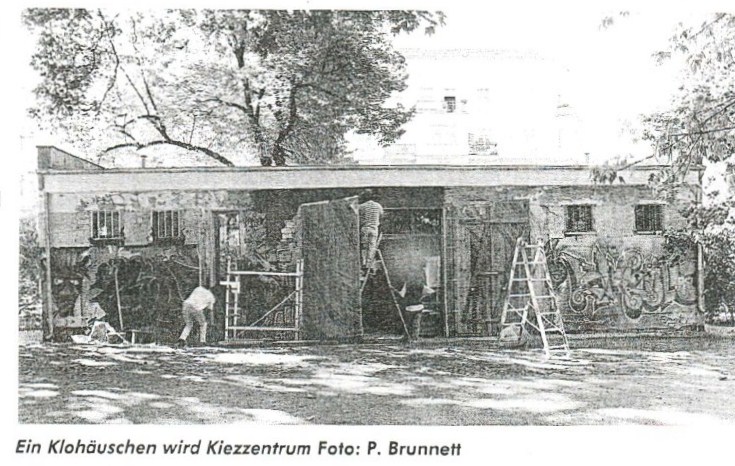 Klohaus wird Platzhaus 2000 - Foto: Peter Brunnett